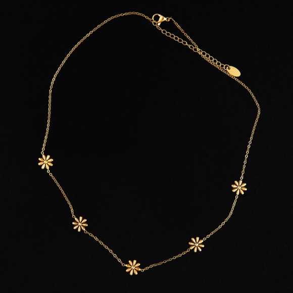 18K Gold Plated Floral Necklace*Dainty Necklace*Flower*Daisy*Waterproof Jewelry - Picture 3 of 10